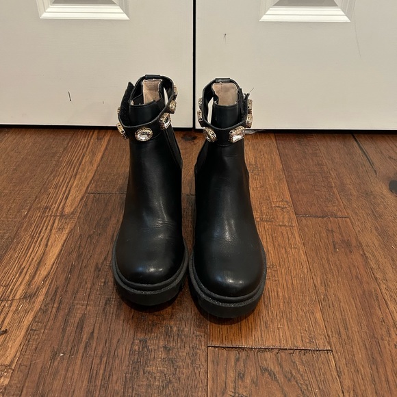 Steve Madden Black Booties - Picture 2 of 5